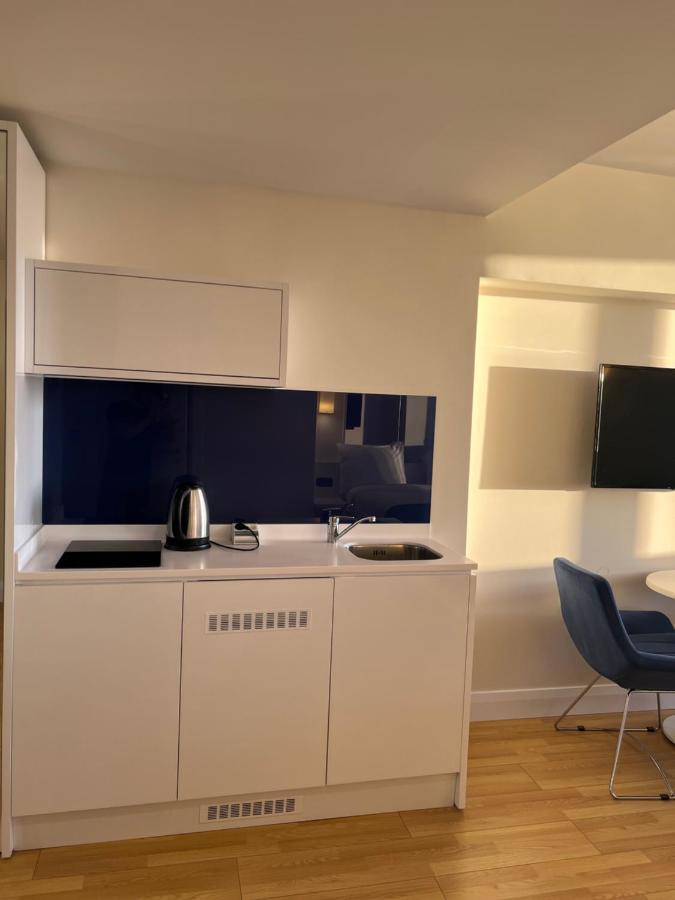 Aparthotel In City Батуми Экстерьер фото