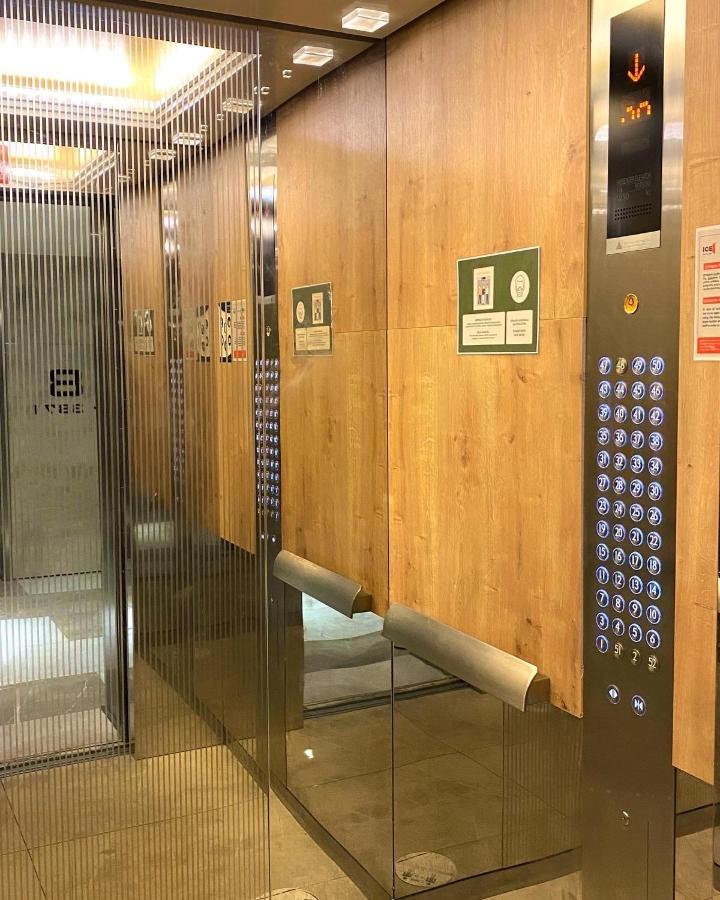 Aparthotel In City Батуми Экстерьер фото